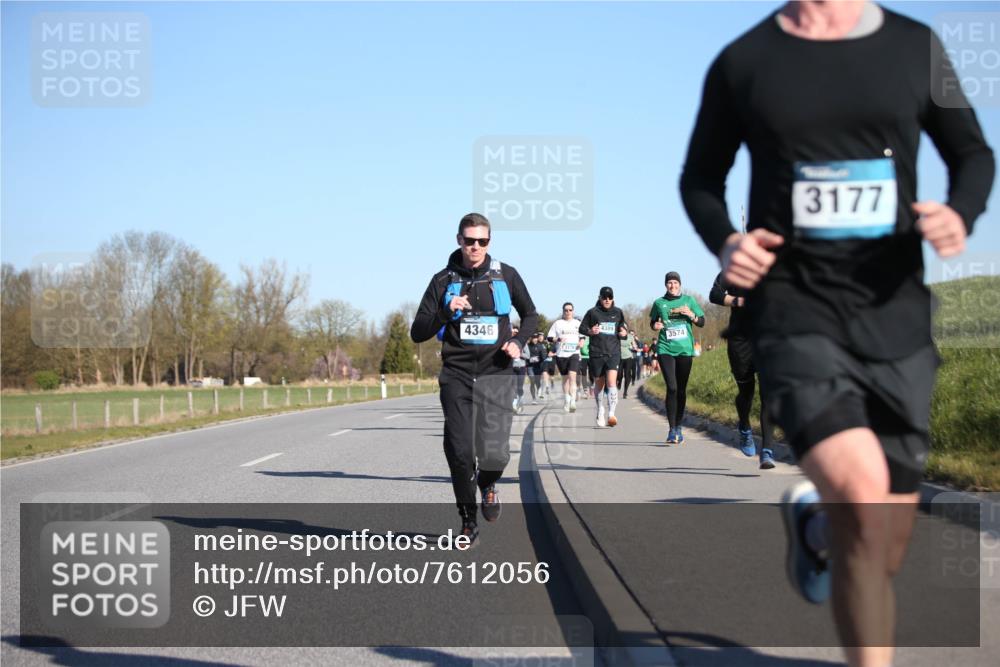 06.04.2025 - 44. Internationalen Wilhelmsburger Insellauf Jannik Wohlers http://msf.ph/oto/7612056 06.04.2025 09:28:07 Laufen 4346, 3574, 3178, 3177 meine-sportfotos.de