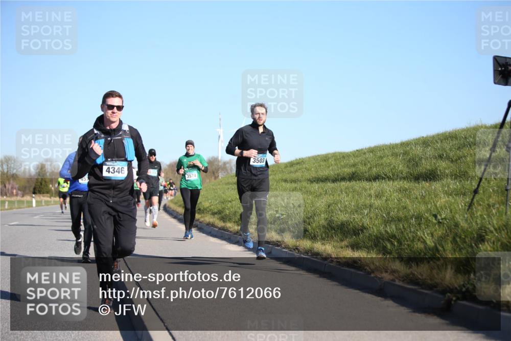 06.04.2025 - 44. Internationalen Wilhelmsburger Insellauf Jannik Wohlers http://msf.ph/oto/7612066 06.04.2025 09:28:08 Laufen 4346, 4389, 45, 3574, 3503 meine-sportfotos.de
