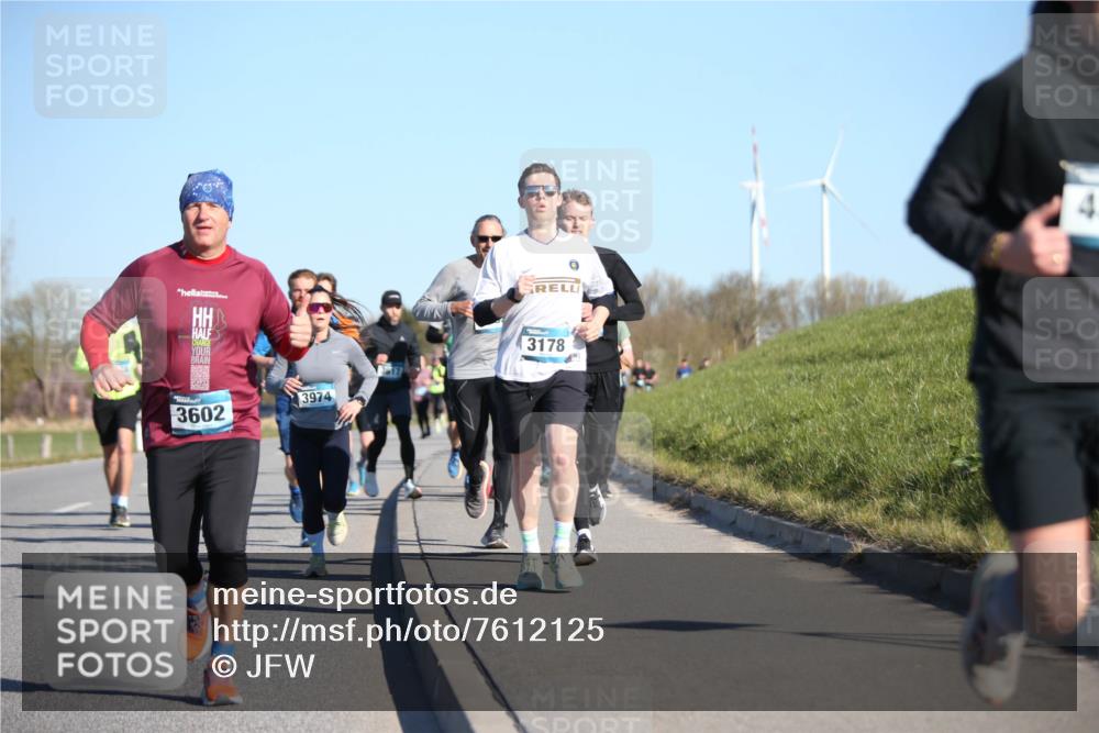 06.04.2025 - 44. Internationalen Wilhelmsburger Insellauf Jannik Wohlers http://msf.ph/oto/7612125 06.04.2025 09:28:13 Laufen 3602, 3974, 3178 meine-sportfotos.de