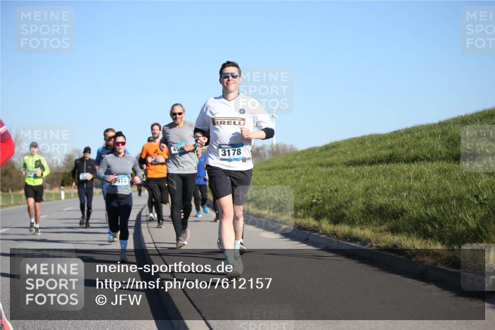 06.04.2025 - 44. Internationalen Wilhelmsburger Insellauf Jannik Wohlers http://msf.ph/oto/7612157 06.04.2025 09:28:15 Laufen 974, 459, 3178 meine-sportfotos.de