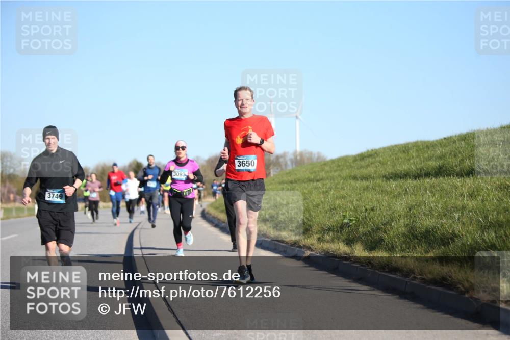 06.04.2025 - 44. Internationalen Wilhelmsburger Insellauf Jannik Wohlers http://msf.ph/oto/7612256 06.04.2025 09:28:21 Laufen 3749, 3093, 3650 meine-sportfotos.de