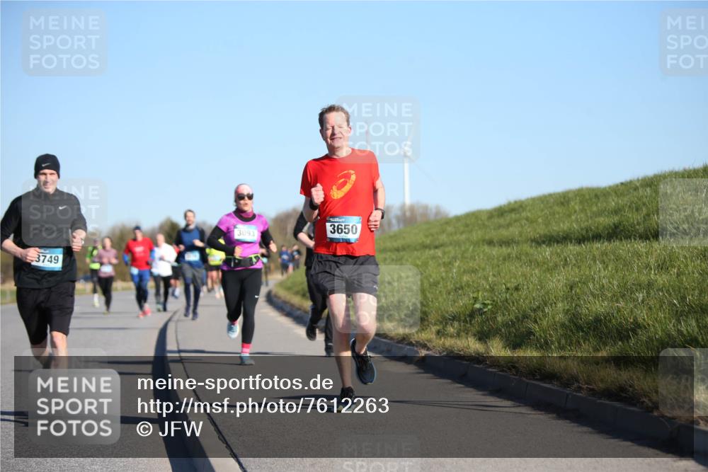 06.04.2025 - 44. Internationalen Wilhelmsburger Insellauf Jannik Wohlers http://msf.ph/oto/7612263 06.04.2025 09:28:22 Laufen 3749, 3093, 3650 meine-sportfotos.de