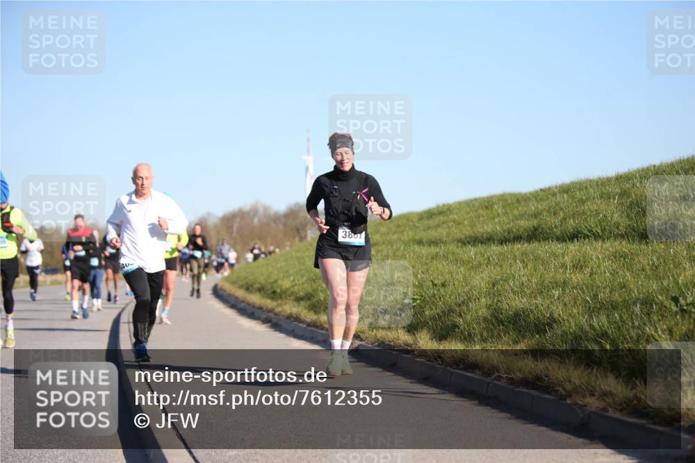 06.04.2025 - 44. Internationalen Wilhelmsburger Insellauf Jannik Wohlers http://msf.ph/oto/7612355 06.04.2025 09:28:30 Laufen 3801 meine-sportfotos.de