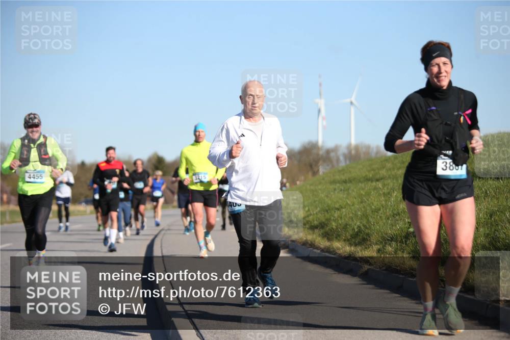 06.04.2025 - 44. Internationalen Wilhelmsburger Insellauf Jannik Wohlers http://msf.ph/oto/7612363 06.04.2025 09:28:31 Laufen 4455, 3215, 400, 38 meine-sportfotos.de