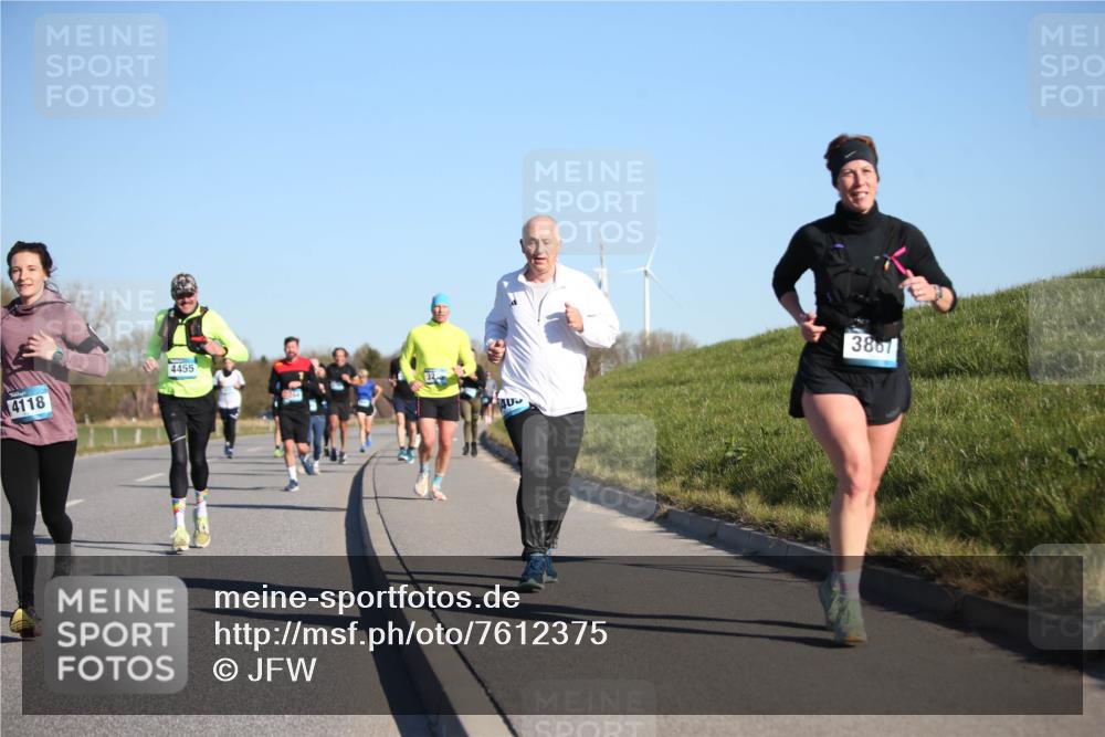 06.04.2025 - 44. Internationalen Wilhelmsburger Insellauf Jannik Wohlers http://msf.ph/oto/7612375 06.04.2025 09:28:32 Laufen 4118, 4455, 40, 3867 meine-sportfotos.de