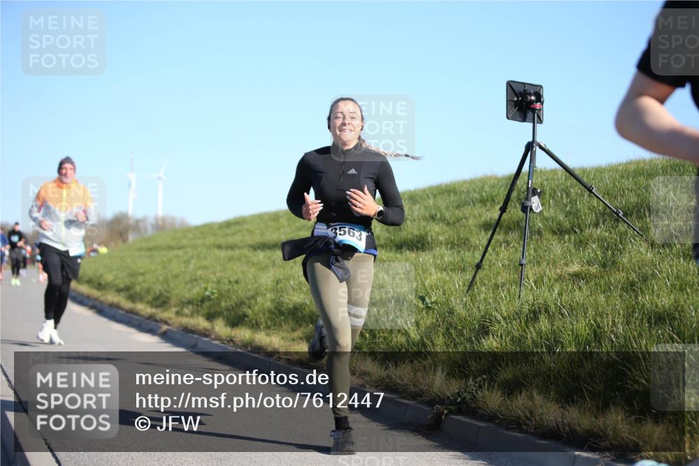 06.04.2025 - 44. Internationalen Wilhelmsburger Insellauf Jannik Wohlers http://msf.ph/oto/7612447 06.04.2025 09:28:40 Laufen 3563 meine-sportfotos.de