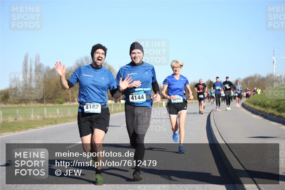 06.04.2025 - 44. Internationalen Wilhelmsburger Insellauf Jannik Wohlers http://msf.ph/oto/7612479 06.04.2025 09:28:42 Laufen 4182, 4144, 5065 meine-sportfotos.de