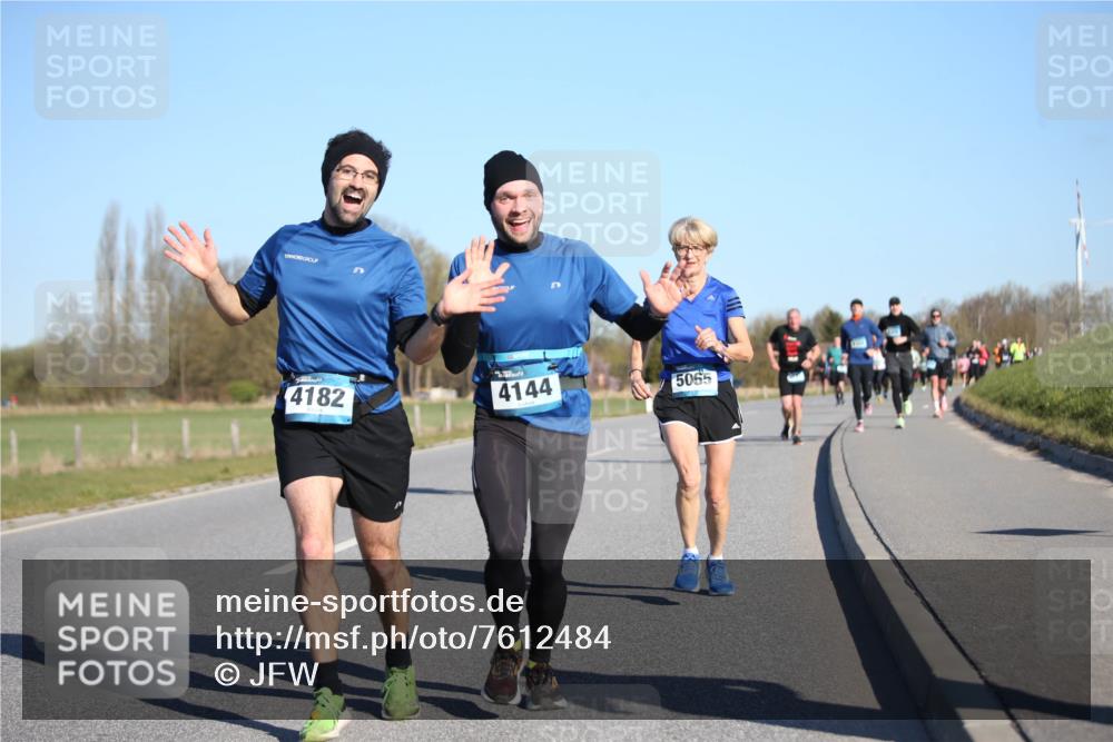 06.04.2025 - 44. Internationalen Wilhelmsburger Insellauf Jannik Wohlers http://msf.ph/oto/7612484 06.04.2025 09:28:42 Laufen 4182, 4144, 5065 meine-sportfotos.de