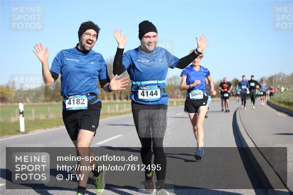 06.04.2025 - 44. Internationalen Wilhelmsburger Insellauf Jannik Wohlers http://msf.ph/oto/7612495 06.04.2025 09:28:43 Laufen 4182, 4144, 5065 meine-sportfotos.de
