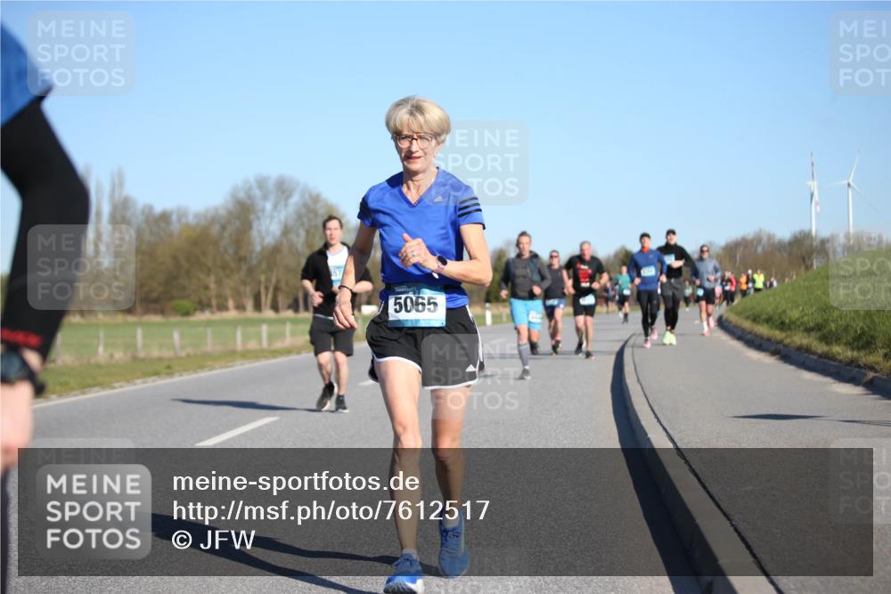 06.04.2025 - 44. Internationalen Wilhelmsburger Insellauf Jannik Wohlers http://msf.ph/oto/7612517 06.04.2025 09:28:44 Laufen 5065 meine-sportfotos.de