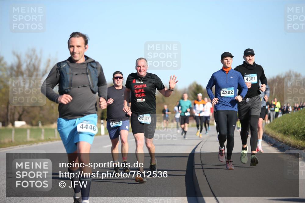 06.04.2025 - 44. Internationalen Wilhelmsburger Insellauf Jannik Wohlers http://msf.ph/oto/7612536 06.04.2025 09:28:47 Laufen 4446, 4365, 4287, 4302, 4301 meine-sportfotos.de