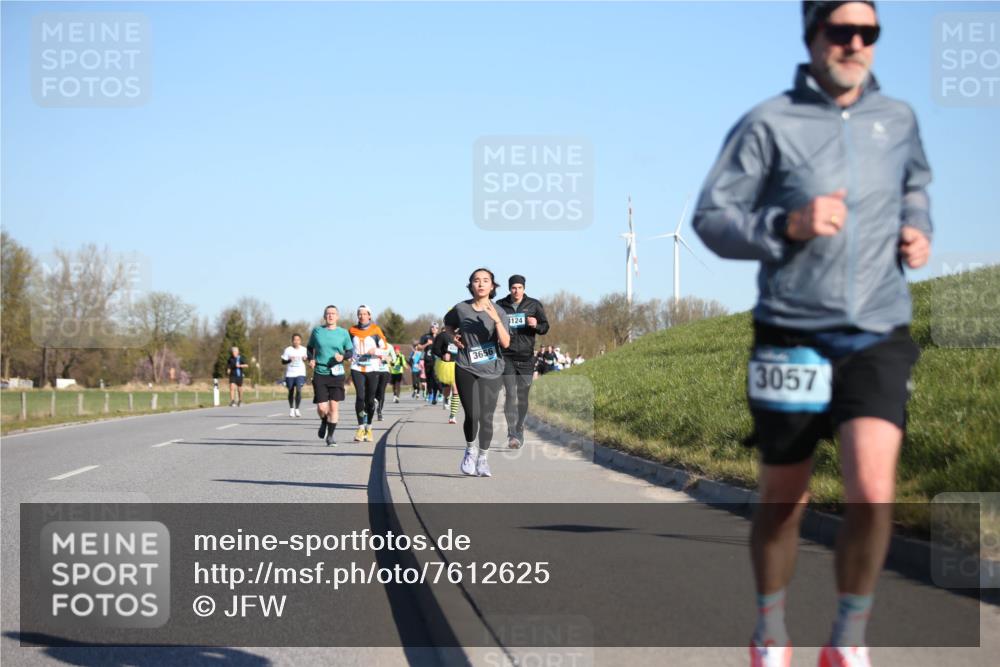 06.04.2025 - 44. Internationalen Wilhelmsburger Insellauf Jannik Wohlers http://msf.ph/oto/7612625 06.04.2025 09:28:53 Laufen 3656, 124, 3057 meine-sportfotos.de