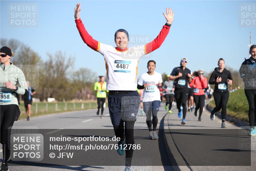 06.04.2025 - 44. Internationalen Wilhelmsburger Insellauf Jannik Wohlers http://msf.ph/oto/7612786 06.04.2025 09:29:02 Laufen 958, 4487, 4240, 4344, 467 meine-sportfotos.de