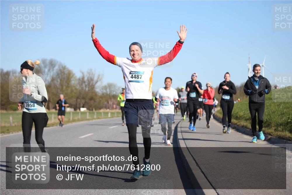 06.04.2025 - 44. Internationalen Wilhelmsburger Insellauf Jannik Wohlers http://msf.ph/oto/7612800 06.04.2025 09:29:03 Laufen 3958, 4487, 344, 4375, 4240 meine-sportfotos.de