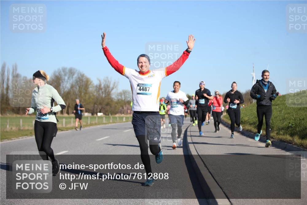 06.04.2025 - 44. Internationalen Wilhelmsburger Insellauf Jannik Wohlers http://msf.ph/oto/7612808 06.04.2025 09:29:03 Laufen 3958, 4487, 4240, 4344 meine-sportfotos.de