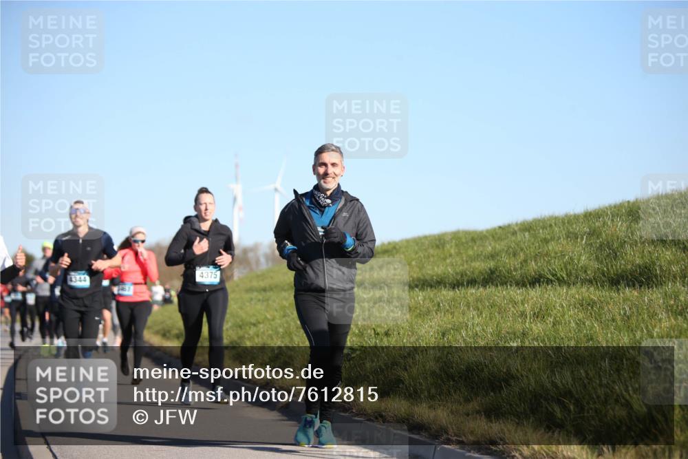 06.04.2025 - 44. Internationalen Wilhelmsburger Insellauf Jannik Wohlers http://msf.ph/oto/7612815 06.04.2025 09:29:04 Laufen 4344, 4375 meine-sportfotos.de