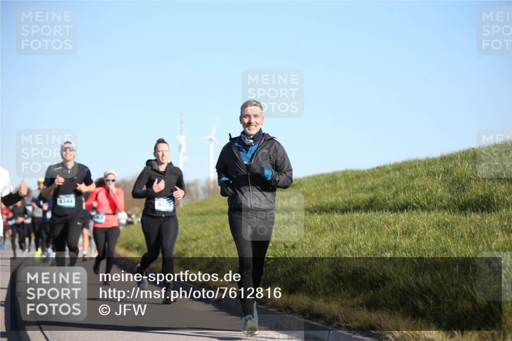 06.04.2025 - 44. Internationalen Wilhelmsburger Insellauf Jannik Wohlers http://msf.ph/oto/7612816 06.04.2025 09:29:04 Laufen 4344, 4375 meine-sportfotos.de