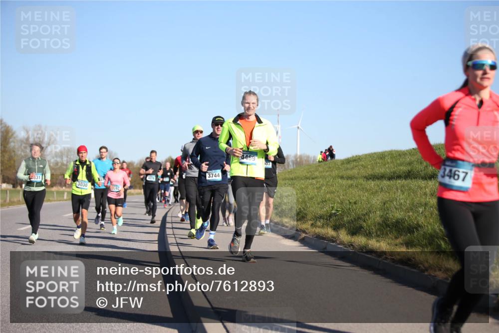 06.04.2025 - 44. Internationalen Wilhelmsburger Insellauf Jannik Wohlers http://msf.ph/oto/7612893 06.04.2025 09:29:09 Laufen 831, 3030, 92, 4078, 3744, 4469, 103, 3467 meine-sportfotos.de