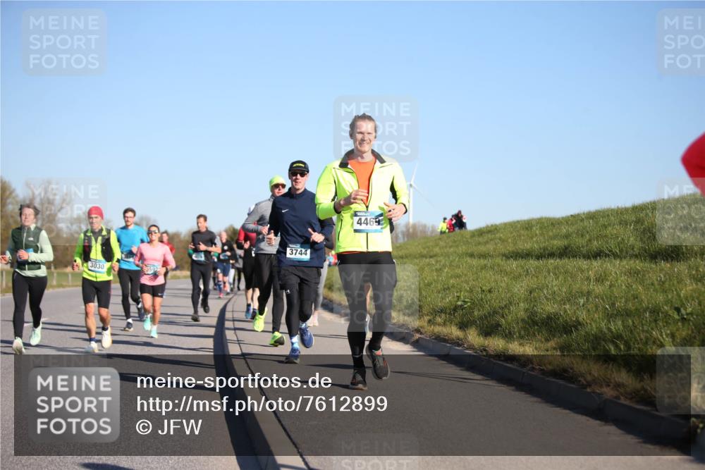 06.04.2025 - 44. Internationalen Wilhelmsburger Insellauf Jannik Wohlers http://msf.ph/oto/7612899 06.04.2025 09:29:09 Laufen 3030, 3744, 4469 meine-sportfotos.de