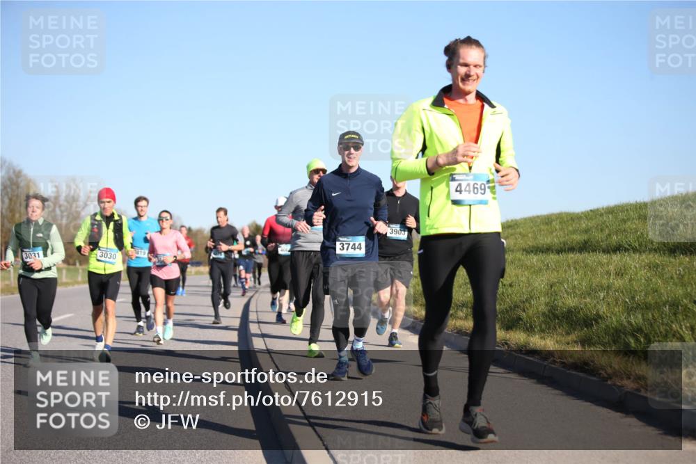 06.04.2025 - 44. Internationalen Wilhelmsburger Insellauf Jannik Wohlers http://msf.ph/oto/7612915 06.04.2025 09:29:10 Laufen 3031, 3030, 819, 400, 3744, 3903, 4469 meine-sportfotos.de