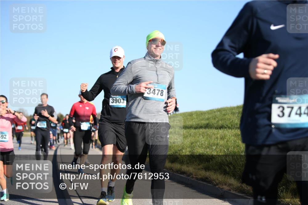 06.04.2025 - 44. Internationalen Wilhelmsburger Insellauf Jannik Wohlers http://msf.ph/oto/7612953 06.04.2025 09:29:12 Laufen 592, 4078, 3903, 3478, 3744 meine-sportfotos.de