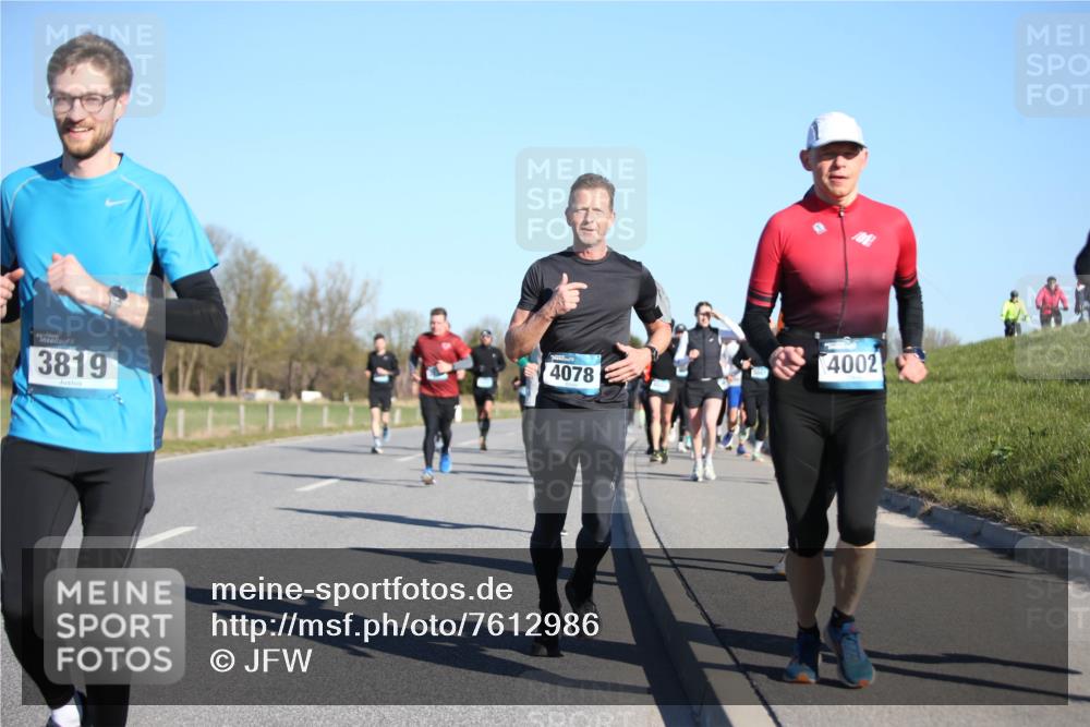 06.04.2025 - 44. Internationalen Wilhelmsburger Insellauf Jannik Wohlers http://msf.ph/oto/7612986 06.04.2025 09:29:14 Laufen 3819, 4002, 4078 meine-sportfotos.de
