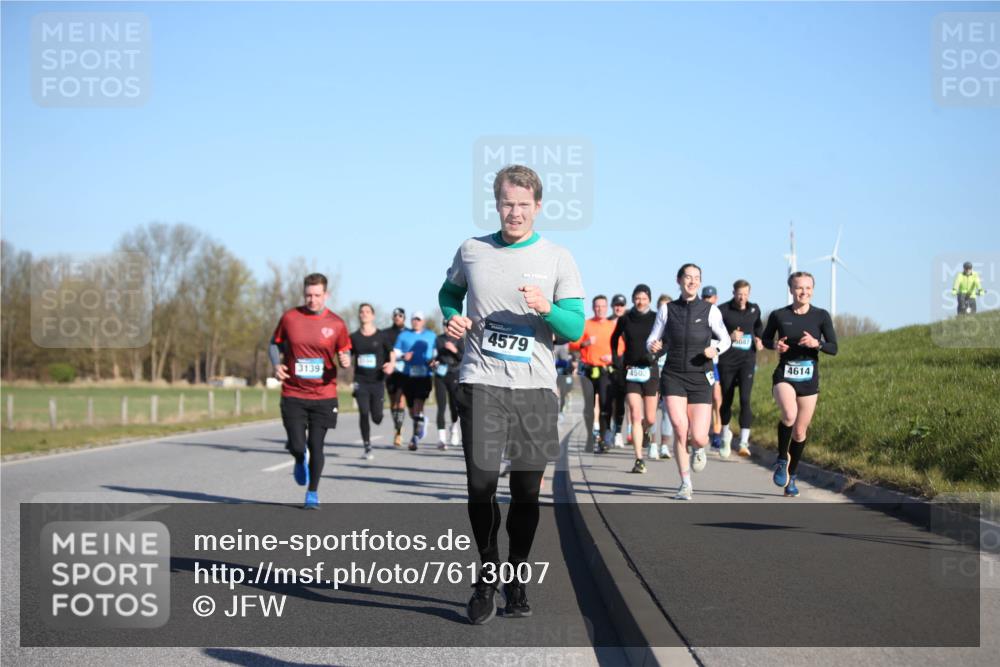 06.04.2025 - 44. Internationalen Wilhelmsburger Insellauf Jannik Wohlers http://msf.ph/oto/7613007 06.04.2025 09:29:16 Laufen 3139, 4579, 4502, 087, 4614 meine-sportfotos.de