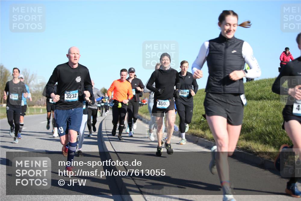 06.04.2025 - 44. Internationalen Wilhelmsburger Insellauf Jannik Wohlers http://msf.ph/oto/7613055 06.04.2025 09:29:19 Laufen 3104, 9, 3232, 4502, 5087, 41 meine-sportfotos.de