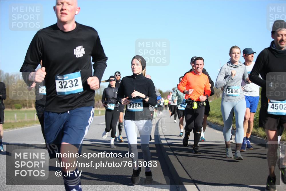 06.04.2025 - 44. Internationalen Wilhelmsburger Insellauf Jannik Wohlers http://msf.ph/oto/7613083 06.04.2025 09:29:20 Laufen 310, 3232, 19, 3086, 39, 717, 53, 5088, 4502 meine-sportfotos.de