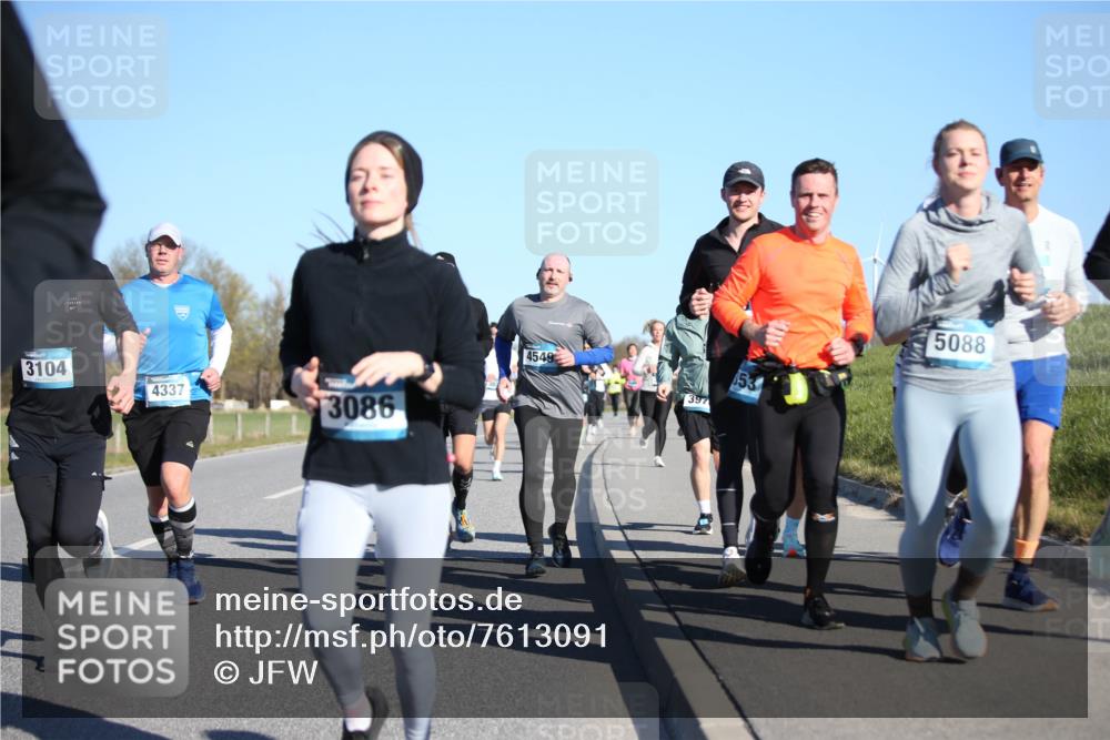 06.04.2025 - 44. Internationalen Wilhelmsburger Insellauf Jannik Wohlers http://msf.ph/oto/7613091 06.04.2025 09:29:21 Laufen 3104, 4337, 3086, 4549, 397, 53, 5088 meine-sportfotos.de
