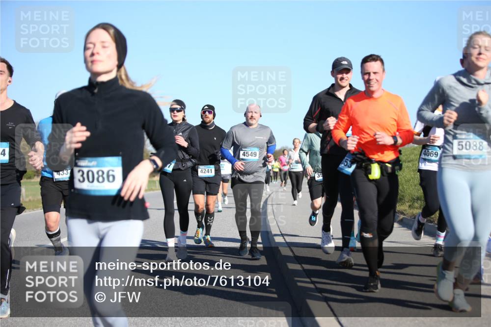 06.04.2025 - 44. Internationalen Wilhelmsburger Insellauf Jannik Wohlers http://msf.ph/oto/7613104 06.04.2025 09:29:21 Laufen 4, 4337, 3086, 4241, 4549, 3446, 39, 4069, 5088 meine-sportfotos.de