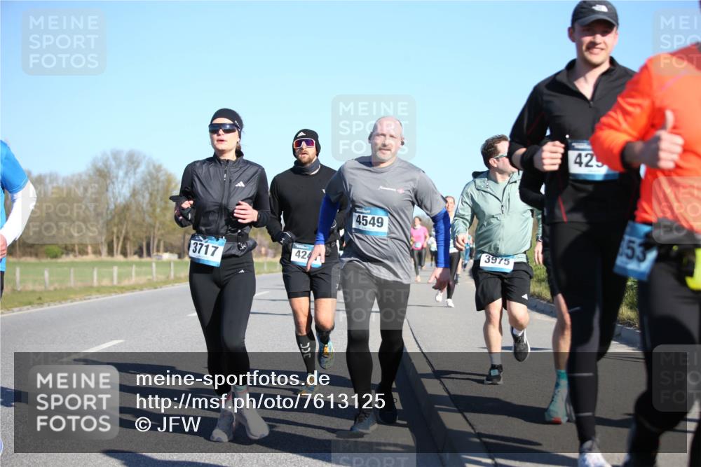 06.04.2025 - 44. Internationalen Wilhelmsburger Insellauf Jannik Wohlers http://msf.ph/oto/7613125 06.04.2025 09:29:22 Laufen 424, 3717, 425, 4549, 3975, 153 meine-sportfotos.de