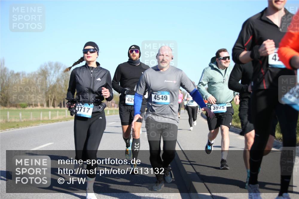 06.04.2025 - 44. Internationalen Wilhelmsburger Insellauf Jannik Wohlers http://msf.ph/oto/7613132 06.04.2025 09:29:22 Laufen 3717, 424, 4549, 3975, 4 meine-sportfotos.de
