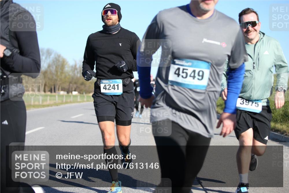 06.04.2025 - 44. Internationalen Wilhelmsburger Insellauf Jannik Wohlers http://msf.ph/oto/7613146 06.04.2025 09:29:23 Laufen 4241, 4549, 3975 meine-sportfotos.de