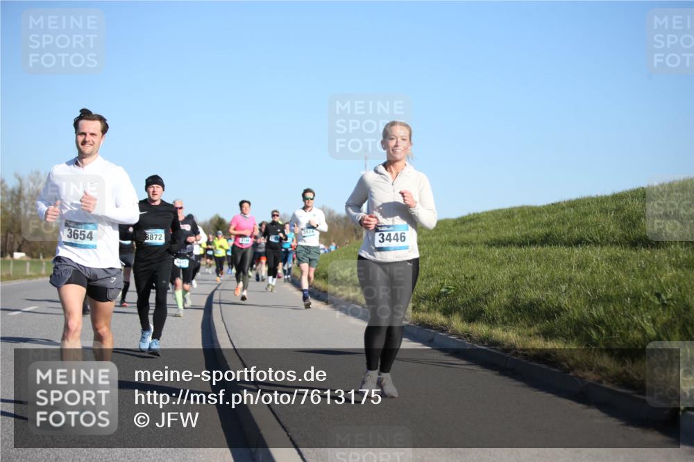 06.04.2025 - 44. Internationalen Wilhelmsburger Insellauf Jannik Wohlers http://msf.ph/oto/7613175 06.04.2025 09:29:26 Laufen 3654, 8872, 3544, 3924, 3446 meine-sportfotos.de