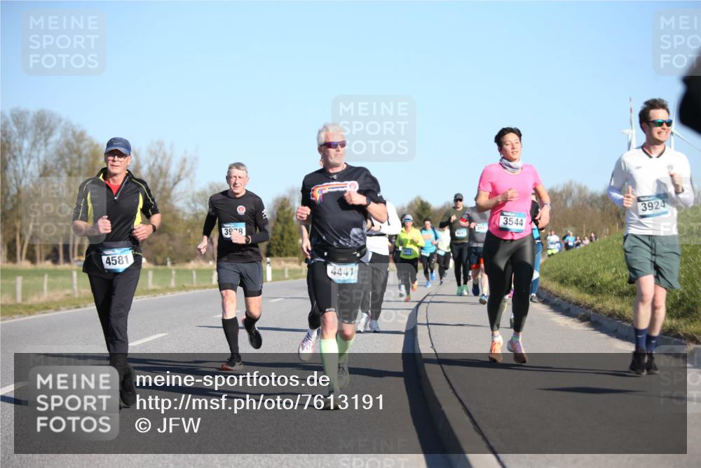 06.04.2025 - 44. Internationalen Wilhelmsburger Insellauf Jannik Wohlers http://msf.ph/oto/7613191 06.04.2025 09:29:29 Laufen 39, 8, 4581, 4441, 3973, 3941, 4047, 3544, 3924 meine-sportfotos.de