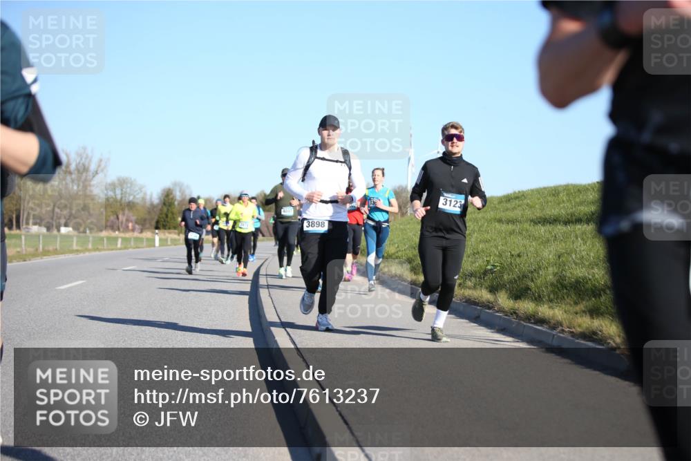 06.04.2025 - 44. Internationalen Wilhelmsburger Insellauf Jannik Wohlers http://msf.ph/oto/7613237 06.04.2025 09:29:32 Laufen 4047, 3898, 3123 meine-sportfotos.de