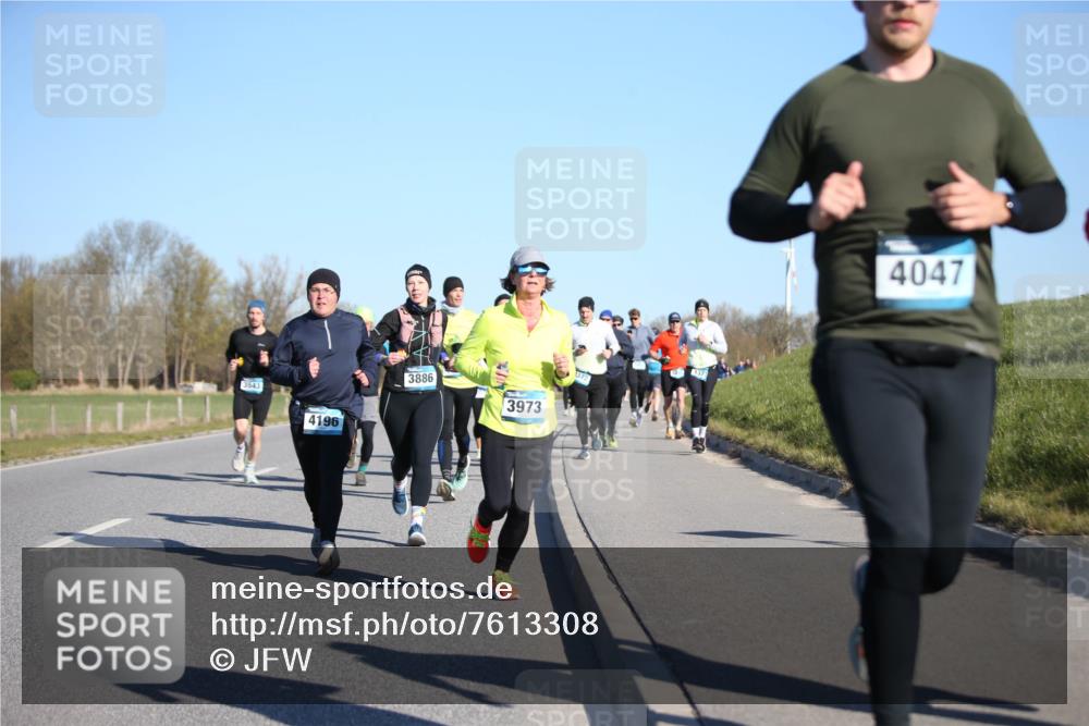 06.04.2025 - 44. Internationalen Wilhelmsburger Insellauf Jannik Wohlers http://msf.ph/oto/7613308 06.04.2025 09:29:38 Laufen 3543, 4196, 3886, 3973, 4047 meine-sportfotos.de