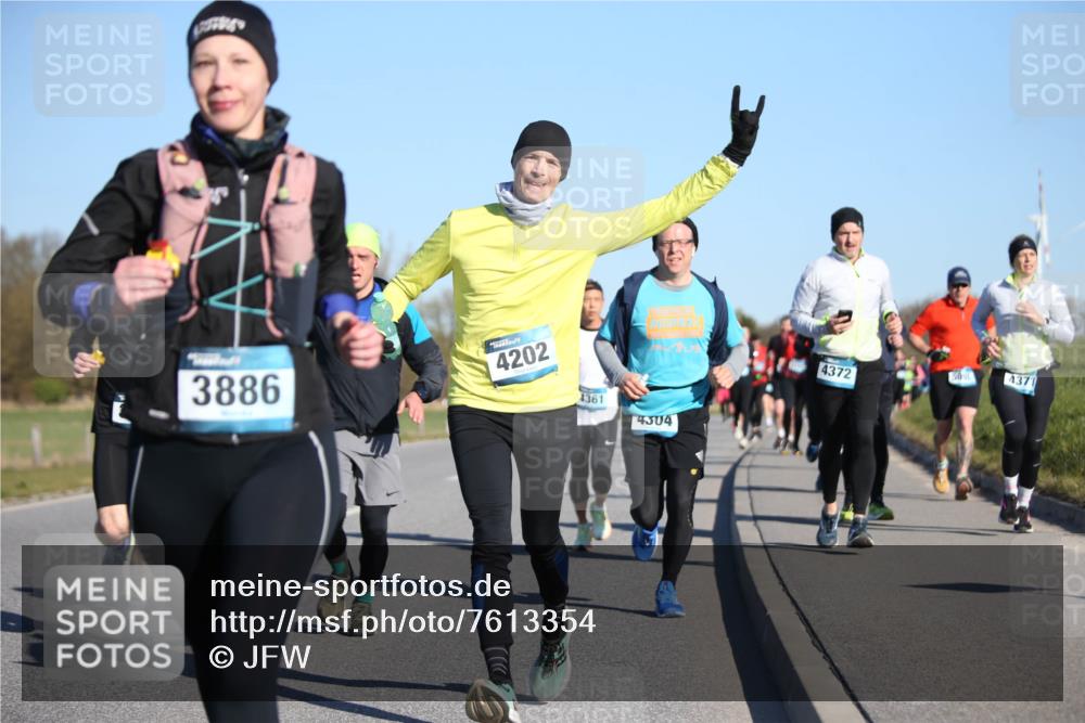 06.04.2025 - 44. Internationalen Wilhelmsburger Insellauf Jannik Wohlers http://msf.ph/oto/7613354 06.04.2025 09:29:41 Laufen 3886, 4202, 4361, 4304, 4372, 501, 4371 meine-sportfotos.de