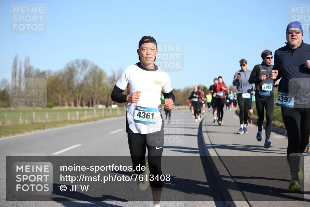 06.04.2025 - 44. Internationalen Wilhelmsburger Insellauf Jannik Wohlers http://msf.ph/oto/7613408 06.04.2025 09:29:44 Laufen 5041, 4361, 3982, 4397 meine-sportfotos.de