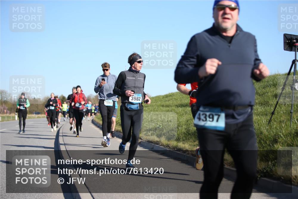 06.04.2025 - 44. Internationalen Wilhelmsburger Insellauf Jannik Wohlers http://msf.ph/oto/7613420 06.04.2025 09:29:45 Laufen 5041, 3982, 4397 meine-sportfotos.de