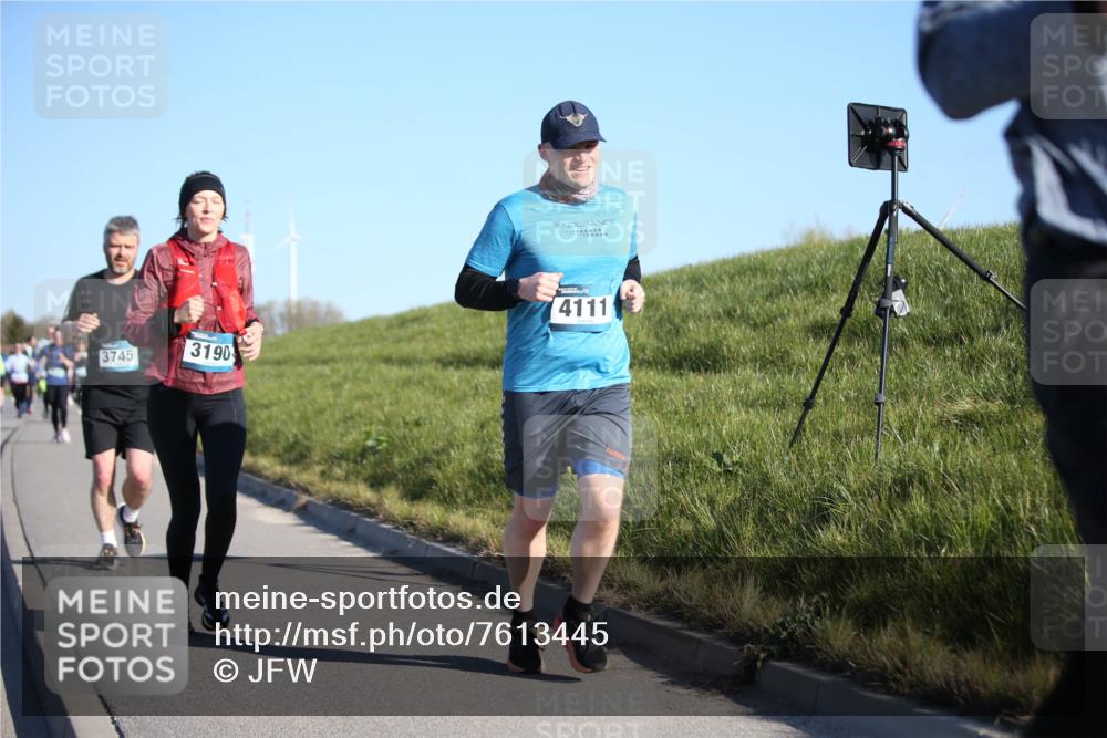 06.04.2025 - 44. Internationalen Wilhelmsburger Insellauf Jannik Wohlers http://msf.ph/oto/7613445 06.04.2025 09:29:49 Laufen 3745, 3190, 4111 meine-sportfotos.de