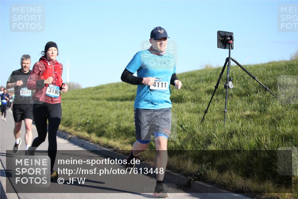 06.04.2025 - 44. Internationalen Wilhelmsburger Insellauf Jannik Wohlers http://msf.ph/oto/7613448 06.04.2025 09:29:49 Laufen 3745, 3190, 4111 meine-sportfotos.de