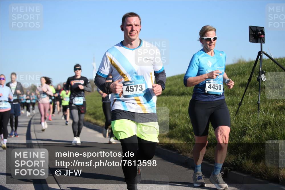 06.04.2025 - 44. Internationalen Wilhelmsburger Insellauf Jannik Wohlers http://msf.ph/oto/7613598 06.04.2025 09:30:01 Laufen 3052, 4573, 4450 meine-sportfotos.de