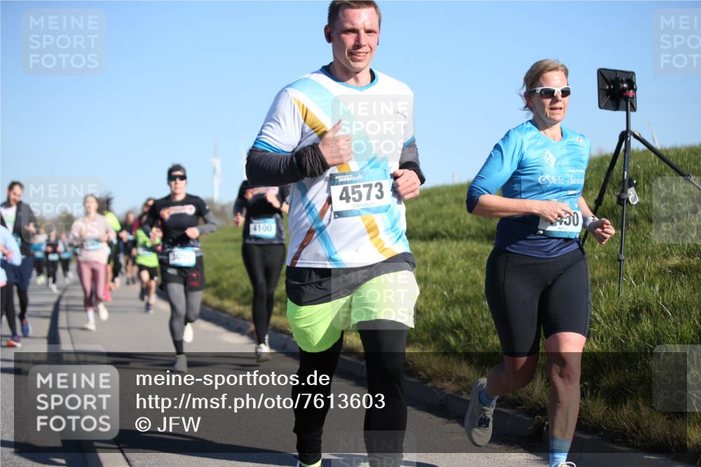 06.04.2025 - 44. Internationalen Wilhelmsburger Insellauf Jannik Wohlers http://msf.ph/oto/7613603 06.04.2025 09:30:01 Laufen 3052, 4100, 4573, 30 meine-sportfotos.de