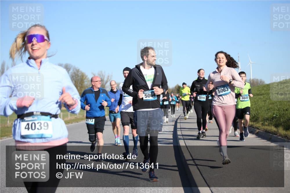 06.04.2025 - 44. Internationalen Wilhelmsburger Insellauf Jannik Wohlers http://msf.ph/oto/7613641 06.04.2025 09:30:04 Laufen 4173, 4039, 20, 2, 5064, 3890, 5063, 3845 meine-sportfotos.de