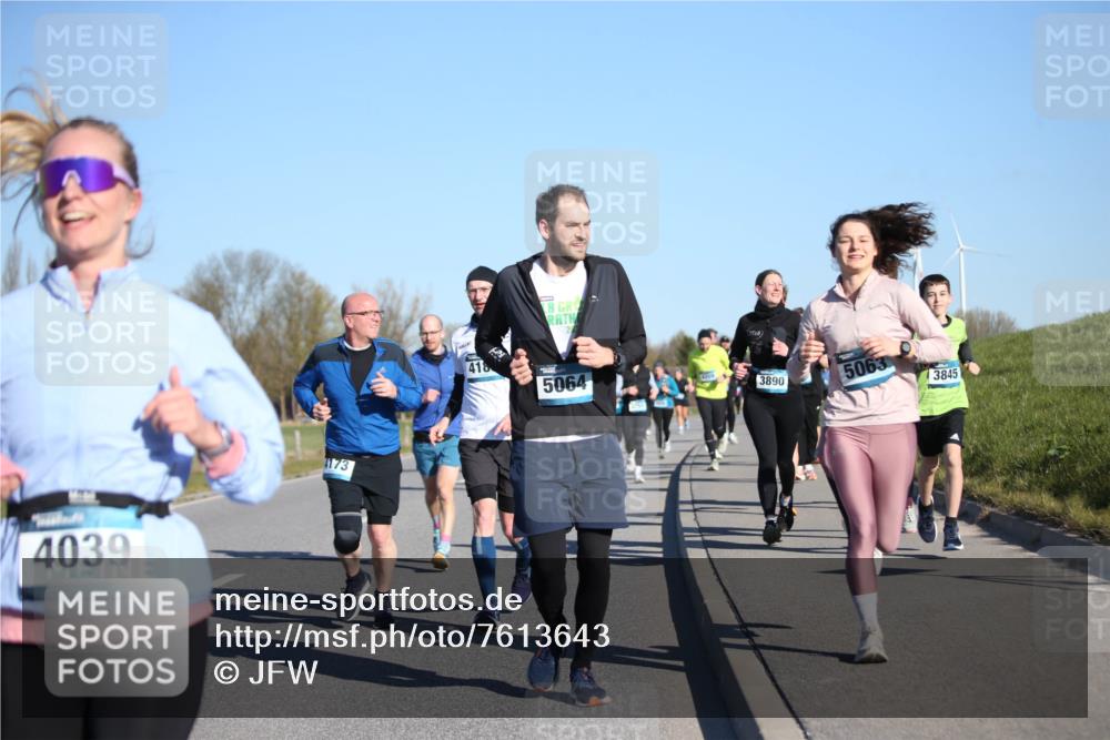 06.04.2025 - 44. Internationalen Wilhelmsburger Insellauf Jannik Wohlers http://msf.ph/oto/7613643 06.04.2025 09:30:04 Laufen 4039, 173, 418, 5064, 3890, 5063, 3845 meine-sportfotos.de