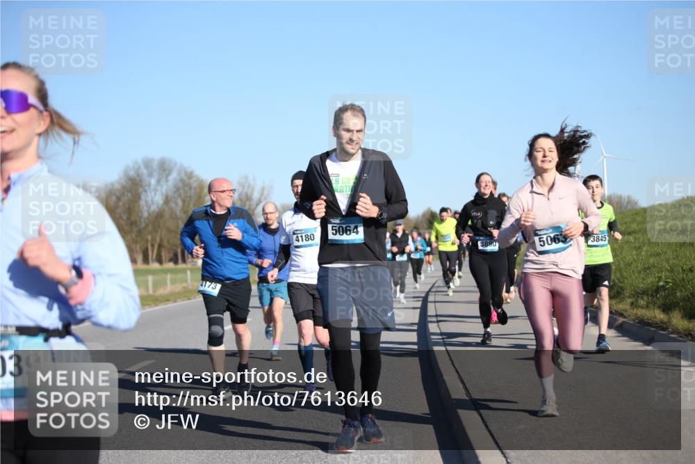 06.04.2025 - 44. Internationalen Wilhelmsburger Insellauf Jannik Wohlers http://msf.ph/oto/7613646 06.04.2025 09:30:04 Laufen 039, 4173, 4180, 5064, 91, 3890, 5063, 3845 meine-sportfotos.de