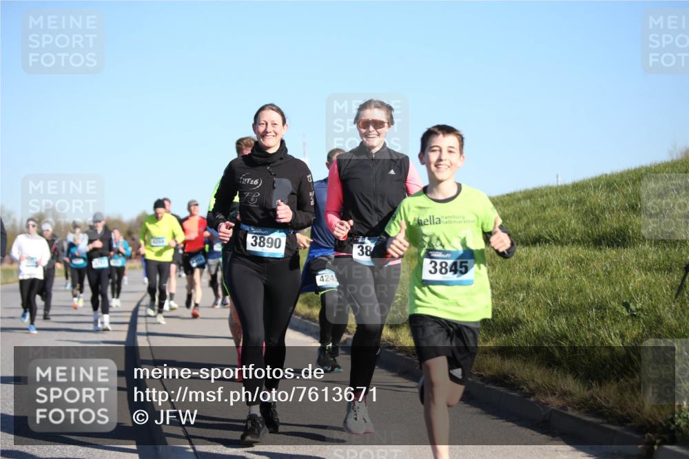 06.04.2025 - 44. Internationalen Wilhelmsburger Insellauf Jannik Wohlers http://msf.ph/oto/7613671 06.04.2025 09:30:06 Laufen 16, 3890, 424, 38, 3845 meine-sportfotos.de