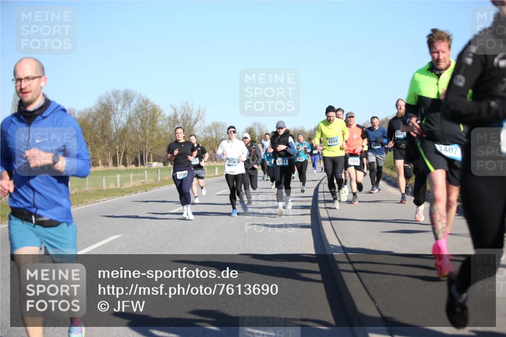 06.04.2025 - 44. Internationalen Wilhelmsburger Insellauf Jannik Wohlers http://msf.ph/oto/7613690 06.04.2025 09:30:07 Laufen 3736, 3735, 3751, 4269, 4499, 4095, 3407 meine-sportfotos.de